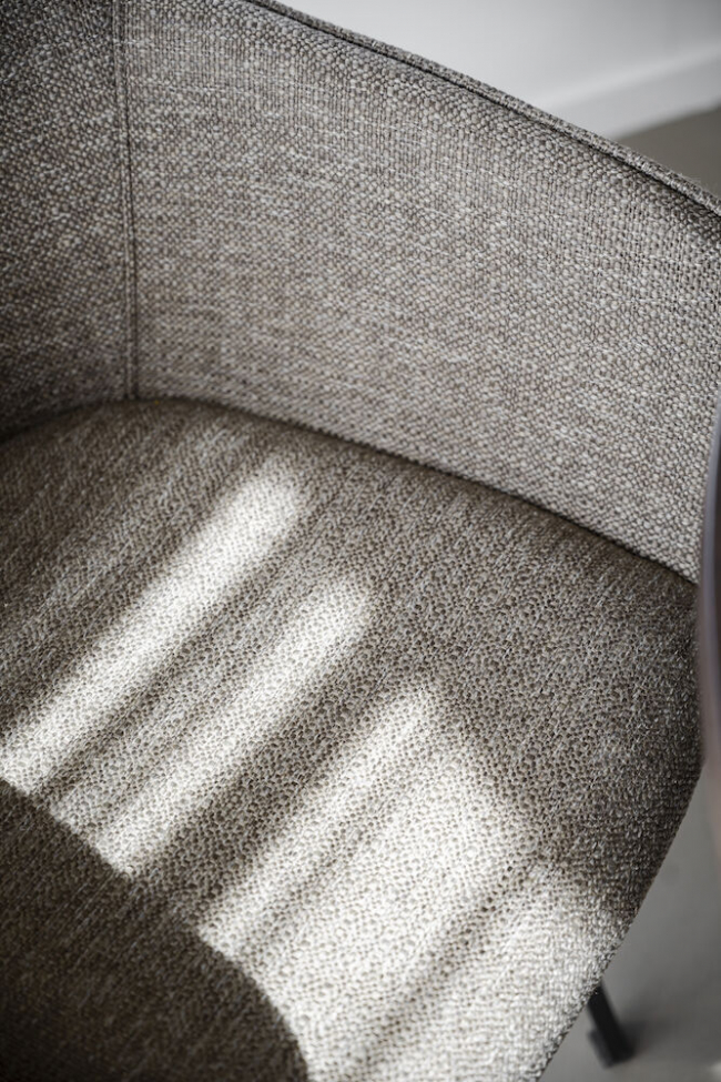 Silla con brazos 'Alison' - Oscura