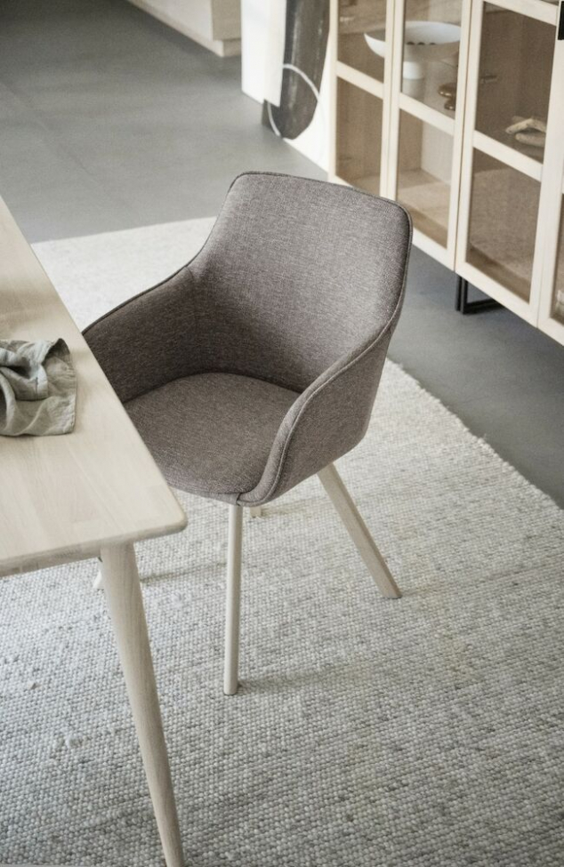 Silla con brazos 'Alison' - Pigmentada blanca