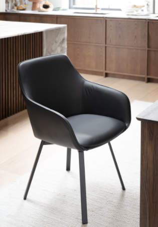 Silla con brazos 'Alison' Cuero - Negro