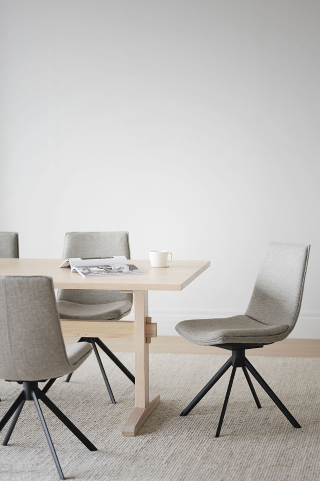 Silla con brazos 'Lowell' giratoria - Gris