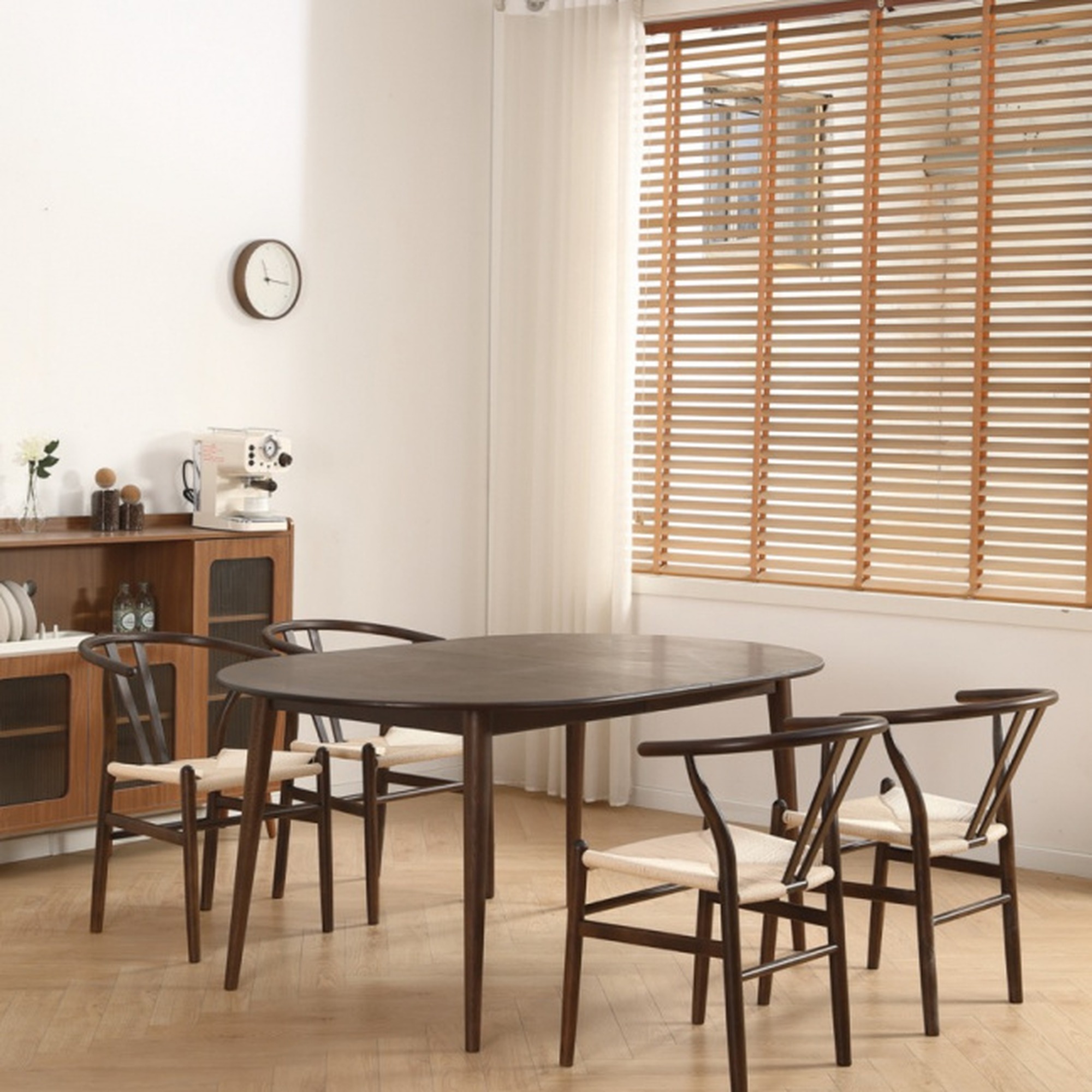 Mesa de comedor 'Avora'- Nogal