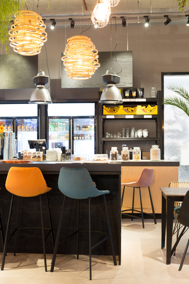 Taburete 'Franky' L - Petróleo/Sameto