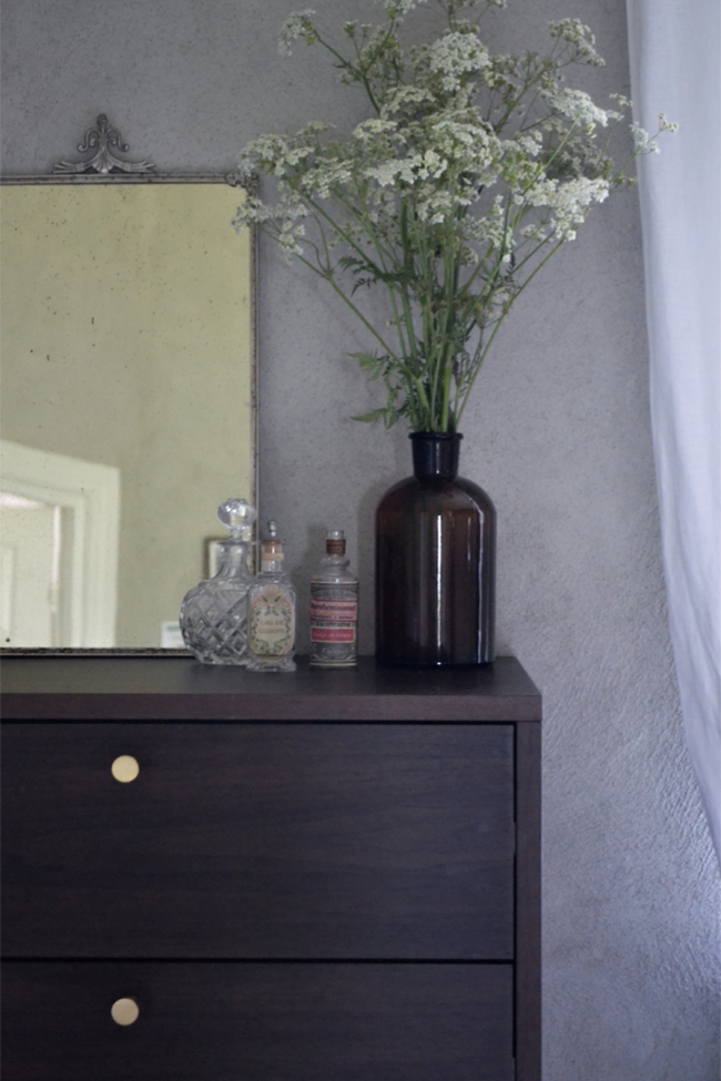 Cómoda 'Prime' 5 cajones - Nogal/Latón