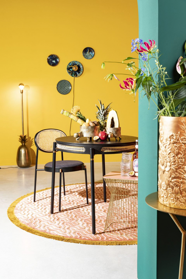 Mesa de comedor 'Don't Stop the Webbing' - Negra