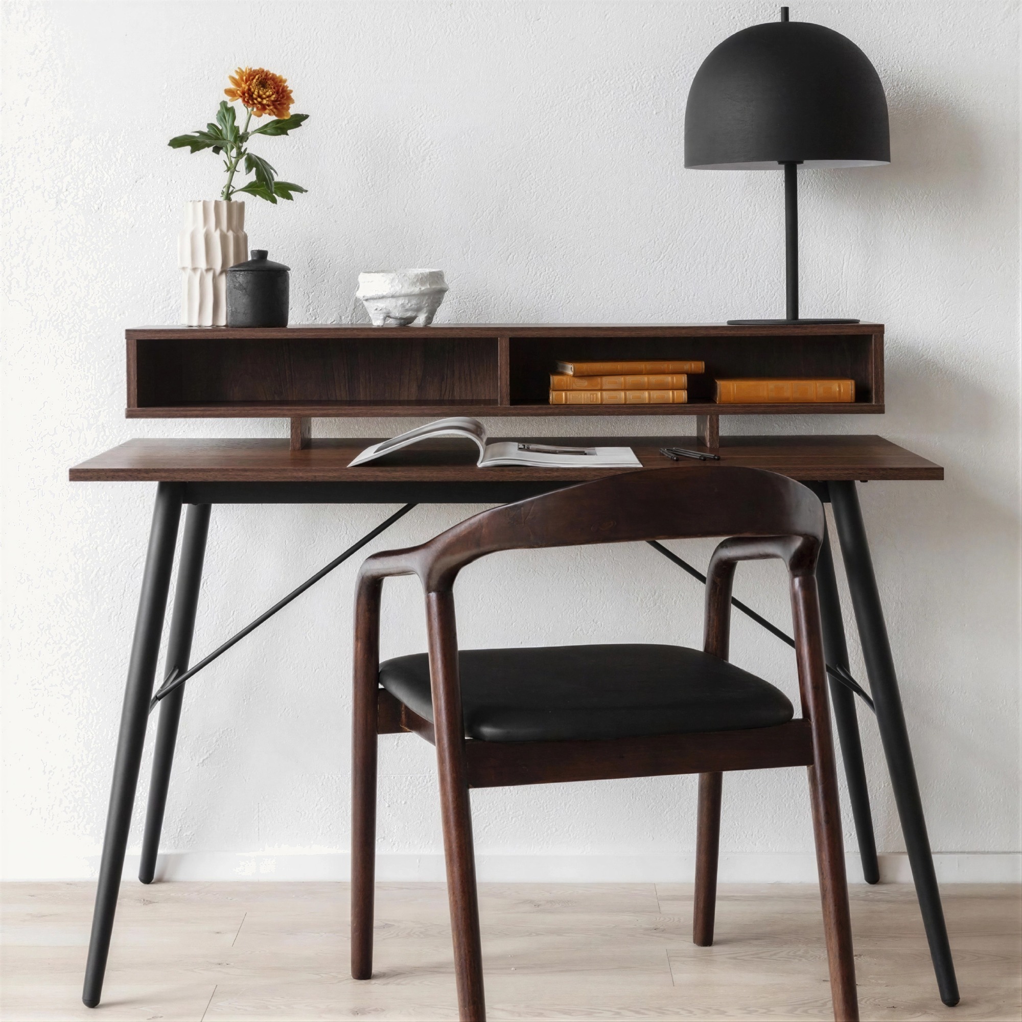 Silla con brazos 'Aspa' - Marrón oscuro