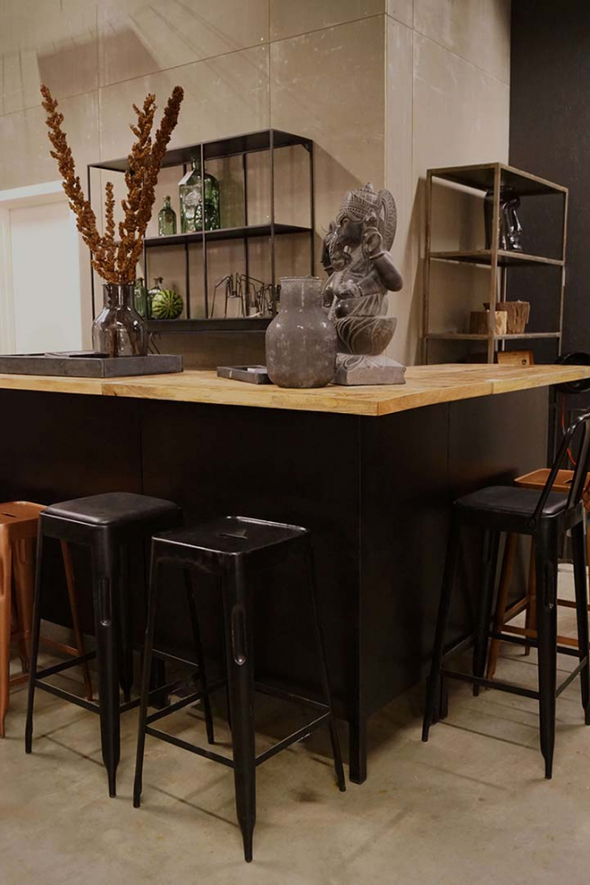 Barra 'Zanzibar' - Derecha