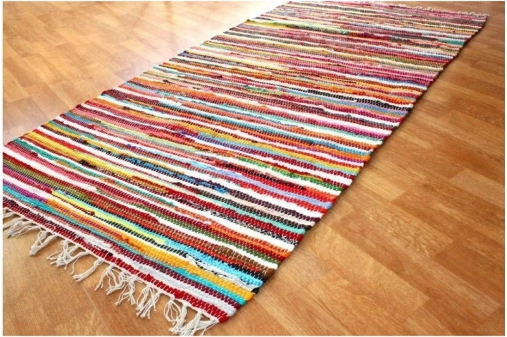 Alfombra de trapo \'Happy\' - Multicolorv en el grupo Alfombras / Alfombras tejidas con Reforma (H100074)